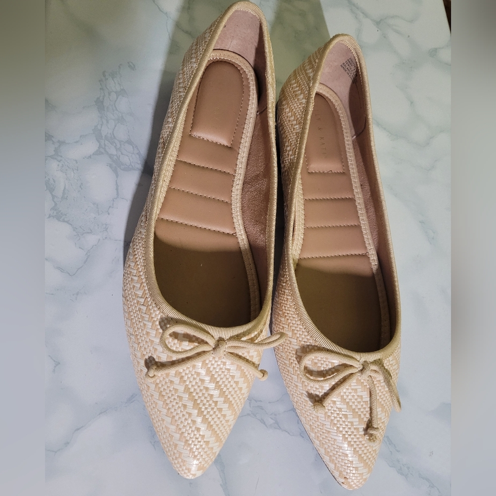 Kelly & Katie sharp pointed silhouette, size 11